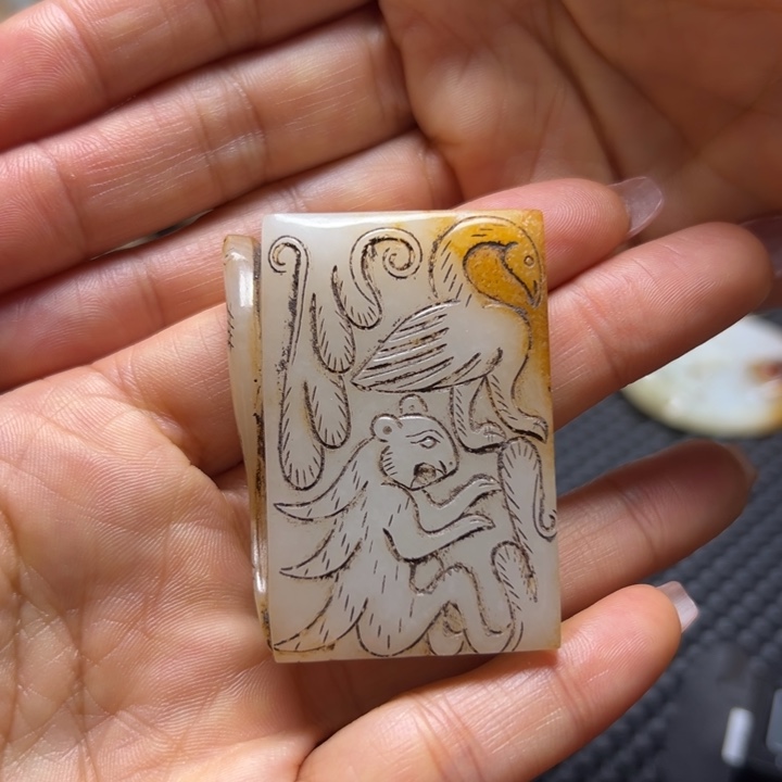 和田玉（糖玉）未镶嵌挂件