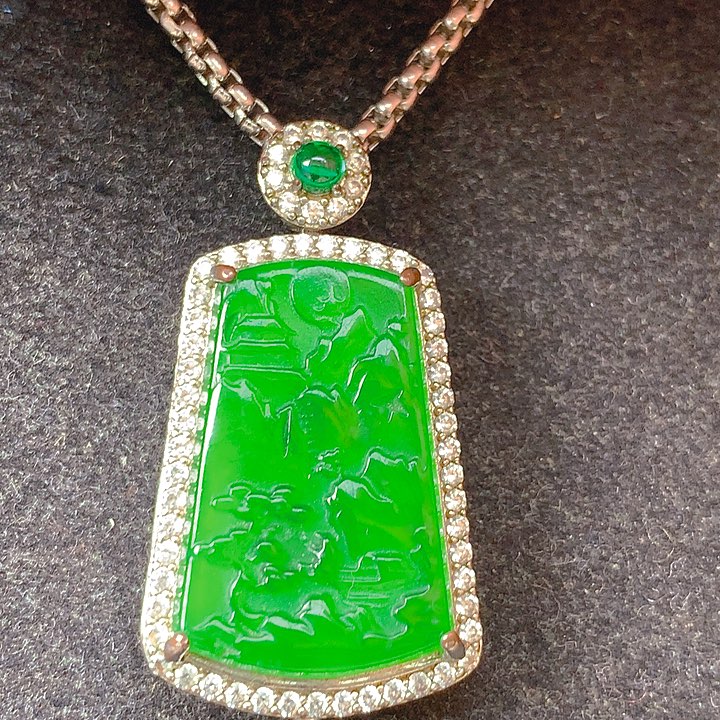 翡翠未镶嵌颈饰翡翠