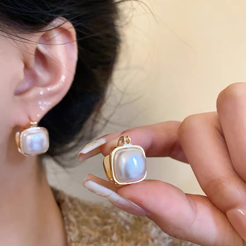 铜合金耳饰 【N11】2025爆款气质轻奢百搭简约精致网红设计师耳环