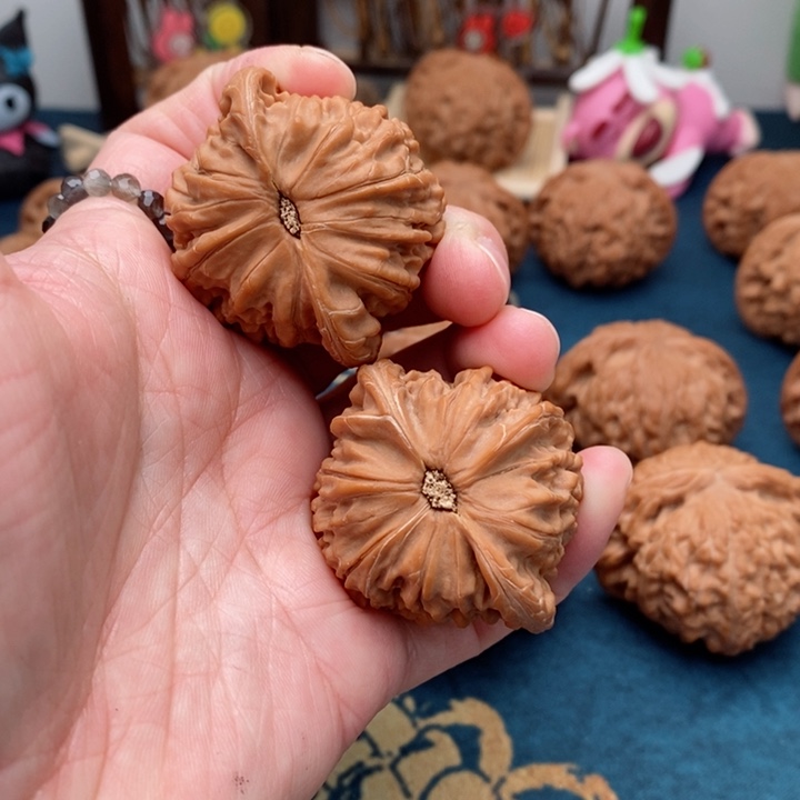文玩核桃把件躺*座山地磨42