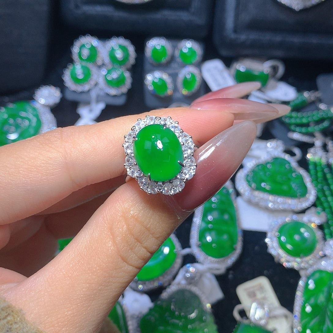 翡翠颈饰银S925镶嵌翡翠