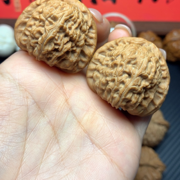 核桃把件核桃三角白40