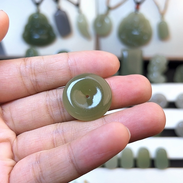 和田玉吊坠(不含链)未镶嵌666