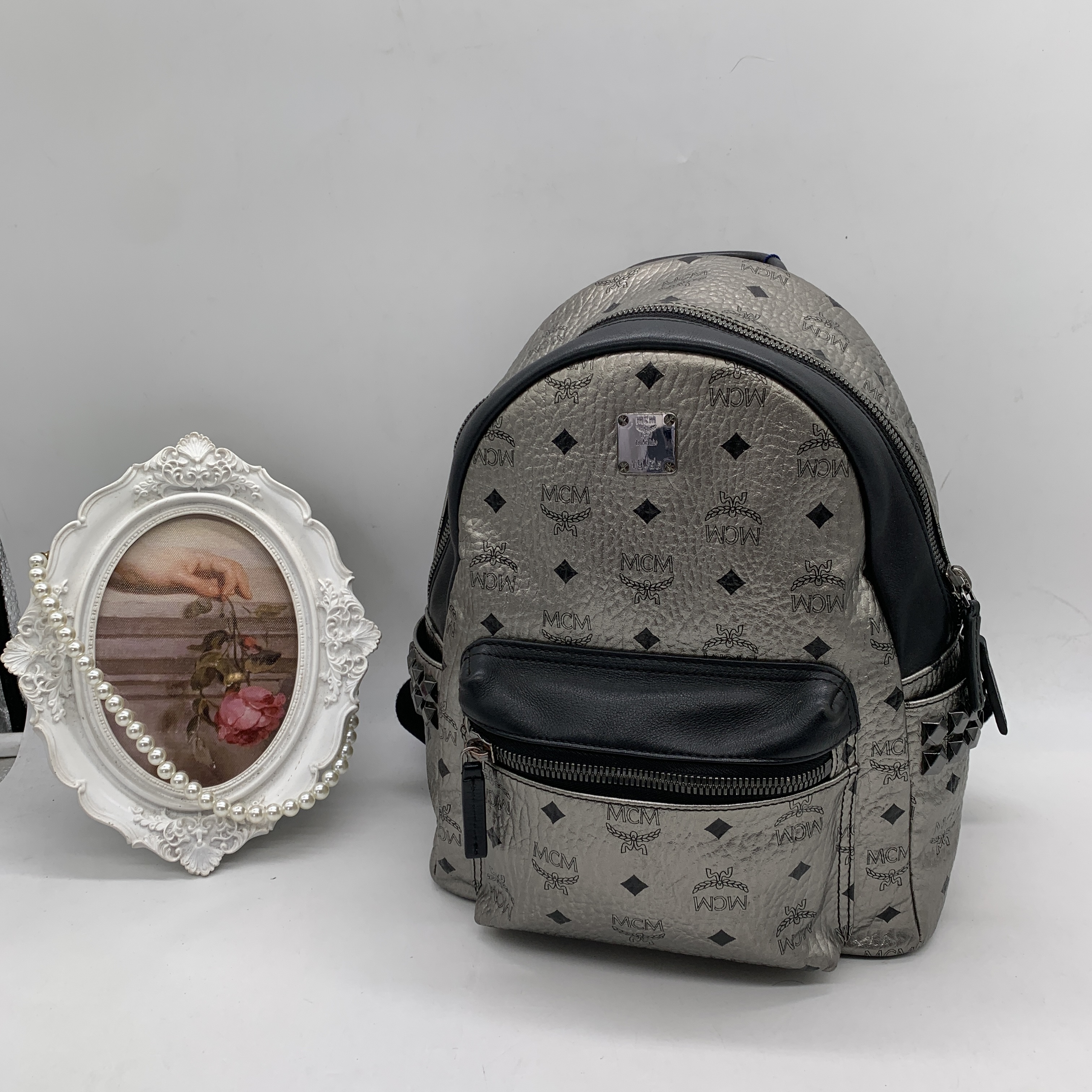 95新 MCM 太空银双肩包/WJ12410035/0035