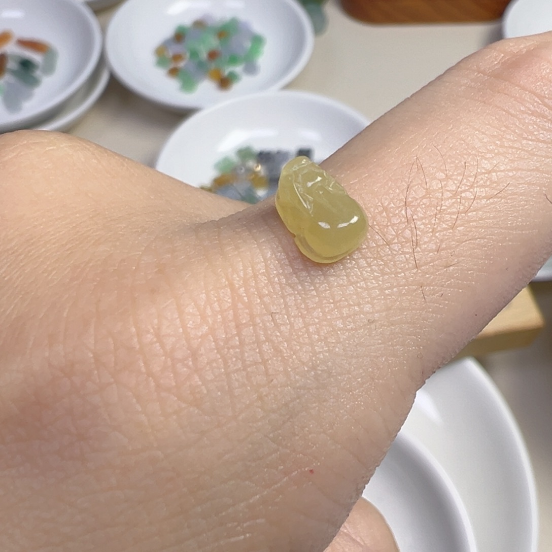 心***花翡翠散珠貔貅一只 打通孔不退不换