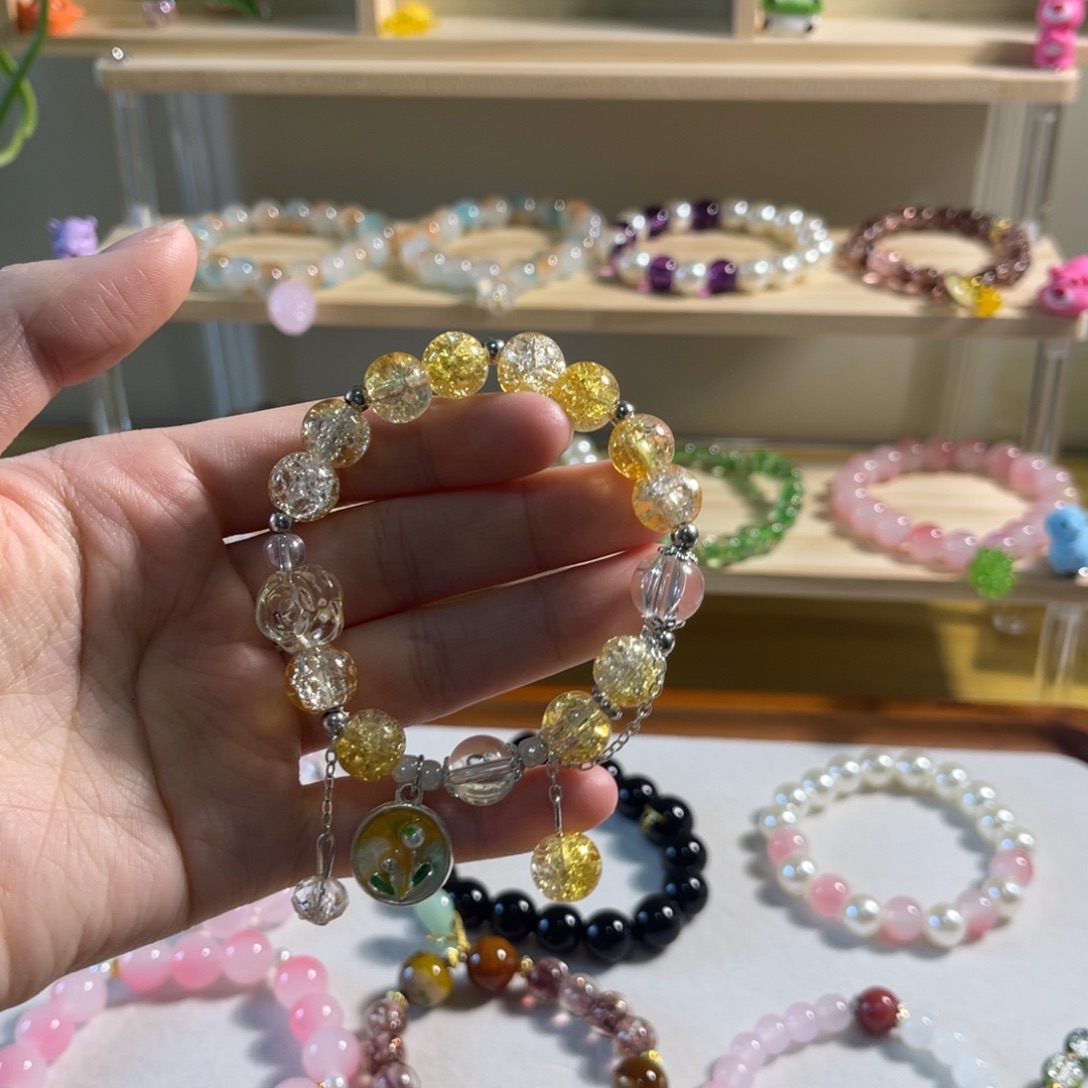 树脂合成金属黄色手串直播放漏价