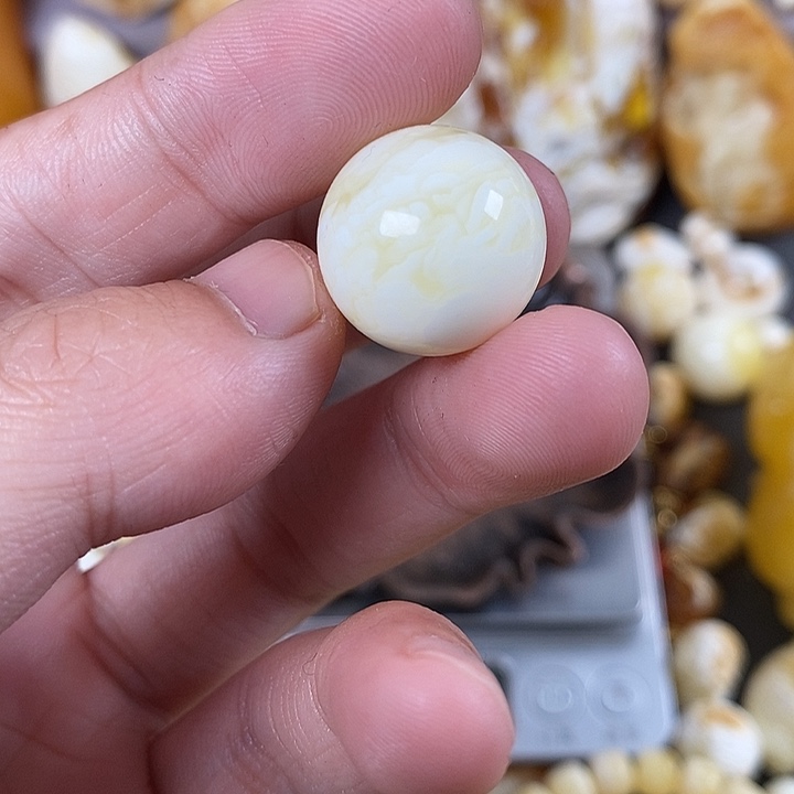 断***悟琥珀未镶嵌珠宝奇石我