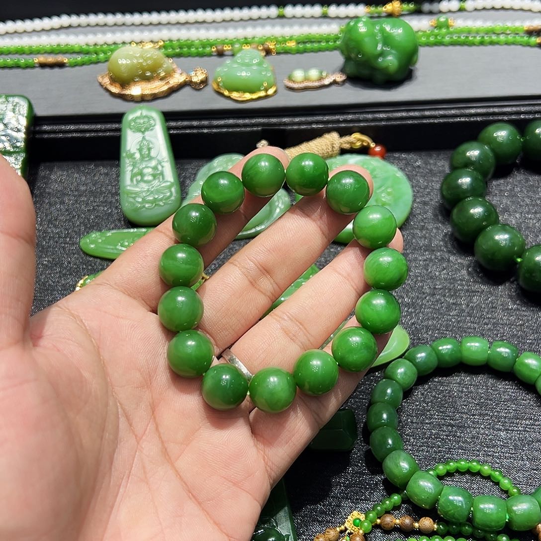 M***和田玉未镶嵌手串