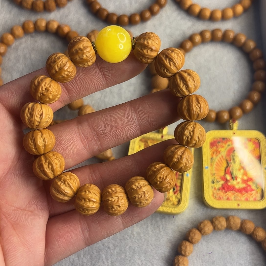 猴头核桃吊坠八棱