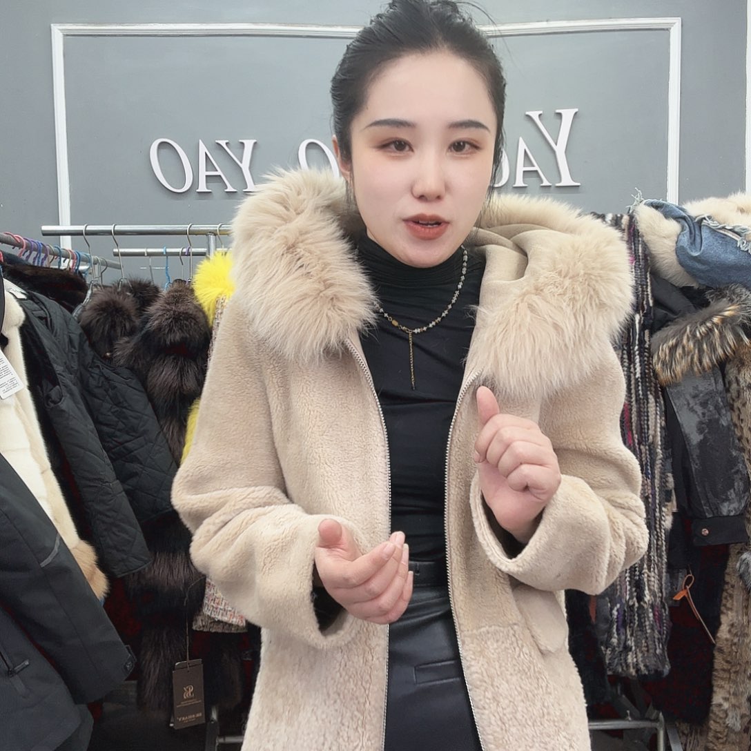 姚小妖家高端皮草