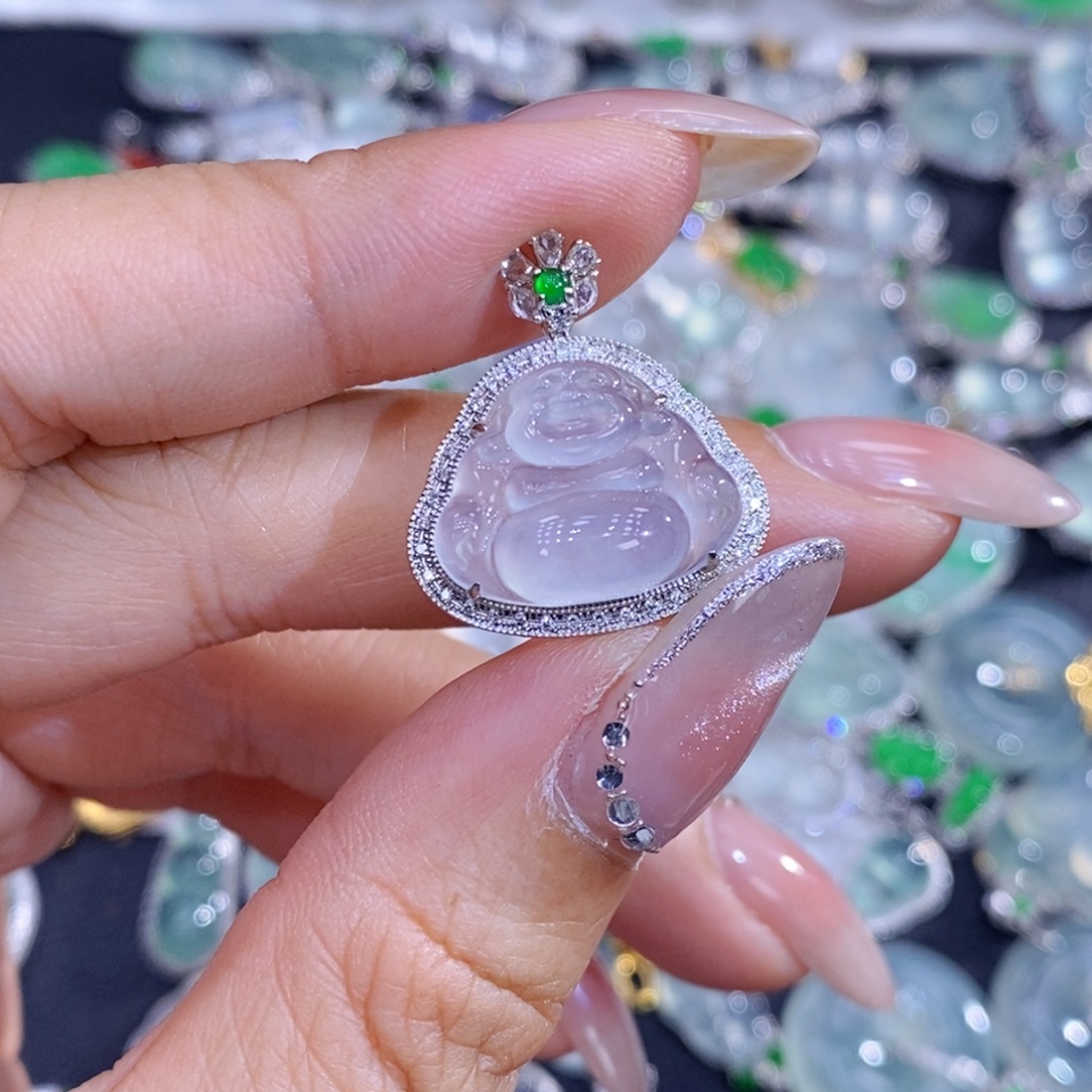 翡翠18K金镶嵌颈饰