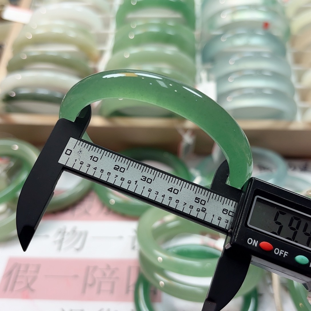 石英质玉未镶嵌手镯26