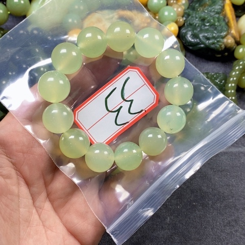 未镶嵌蛇纹石玉手链
