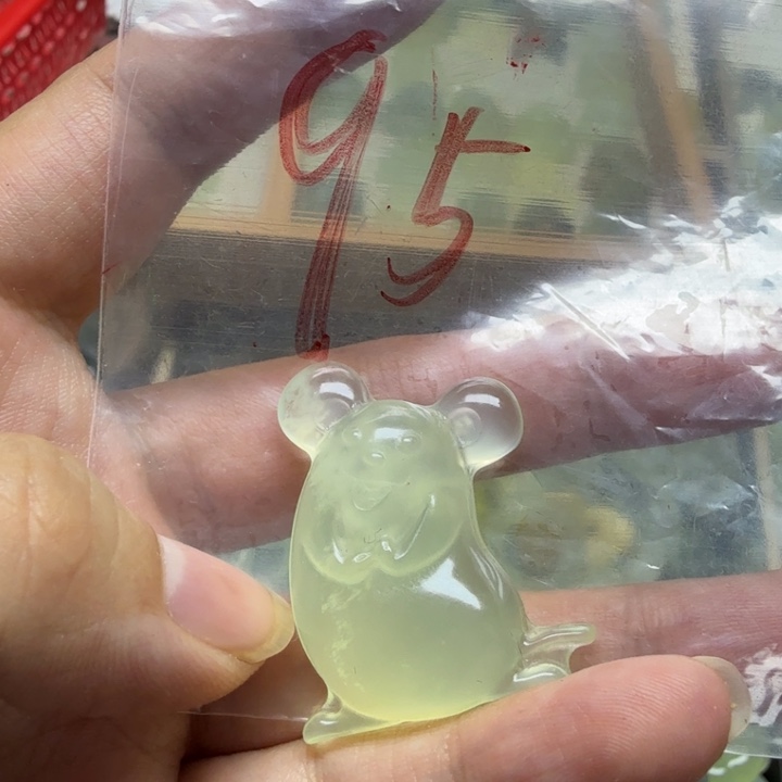 透闪石-蛇纹石玉挂坠未镶嵌