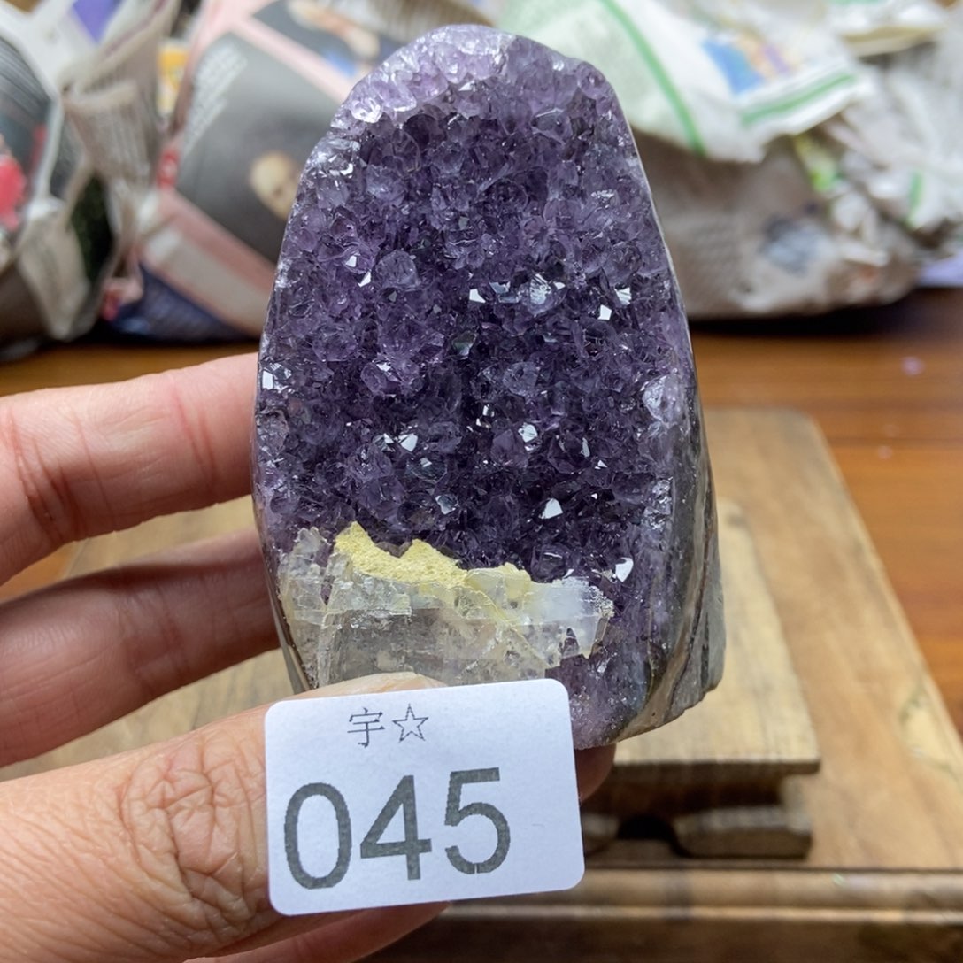 紫晶天然水晶摆件未镶嵌