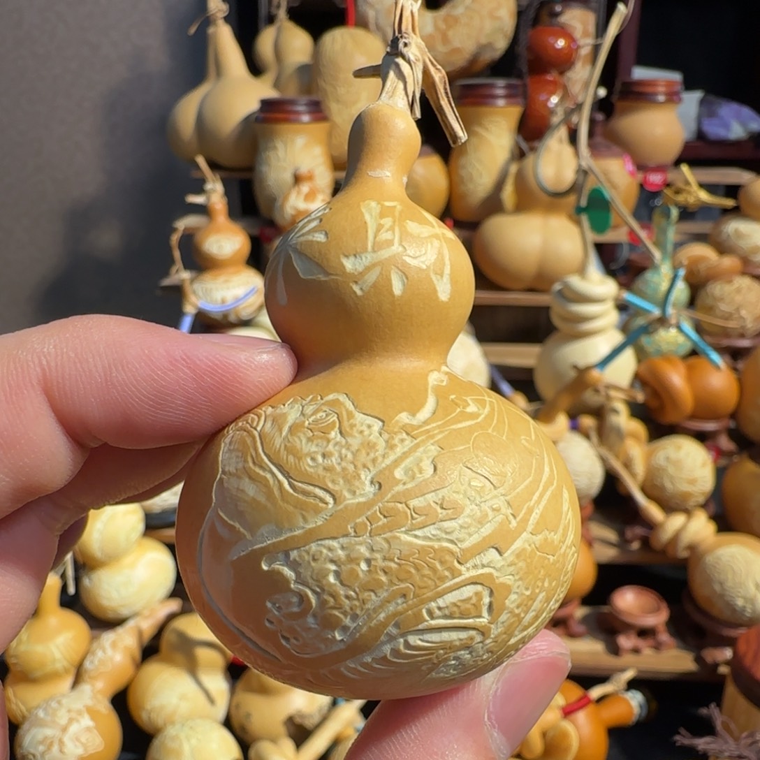 有机玻璃金蟾雕刻