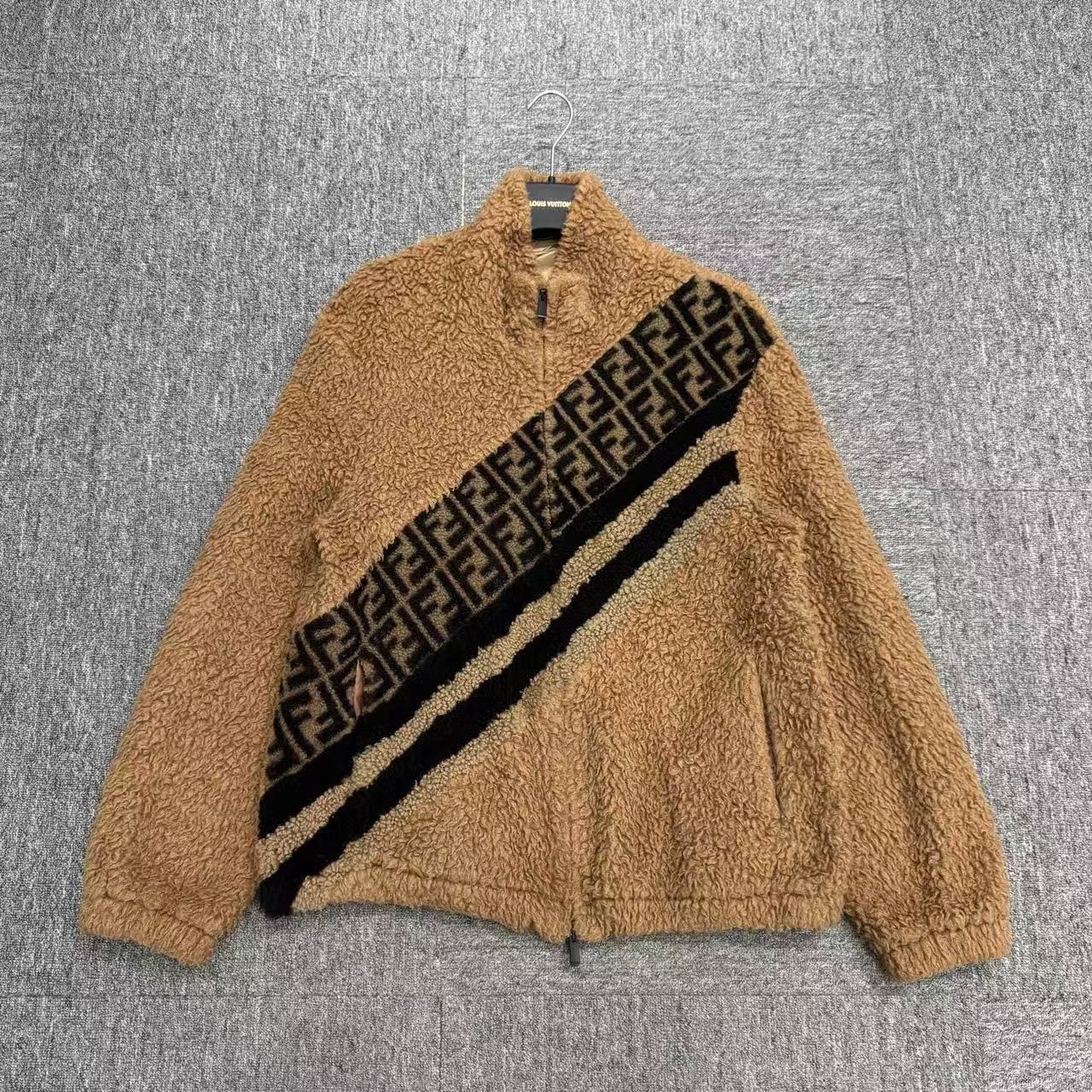 99新 FENDI/芬迪 驼毛泰迪外套/50码/编码18814