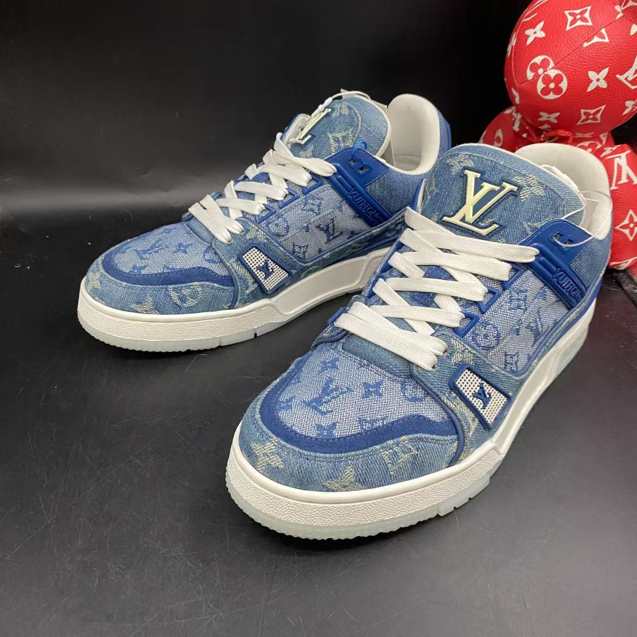 95新 LouisVuitton/路易威登 蓝牛仔时尚板鞋40.5欧码wdf1012