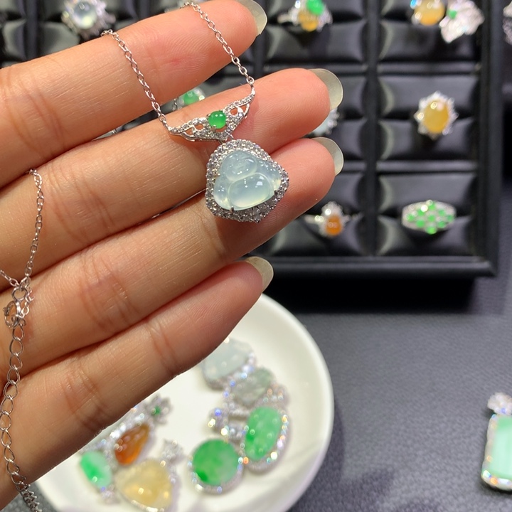 颈饰银S925镶嵌翡翠