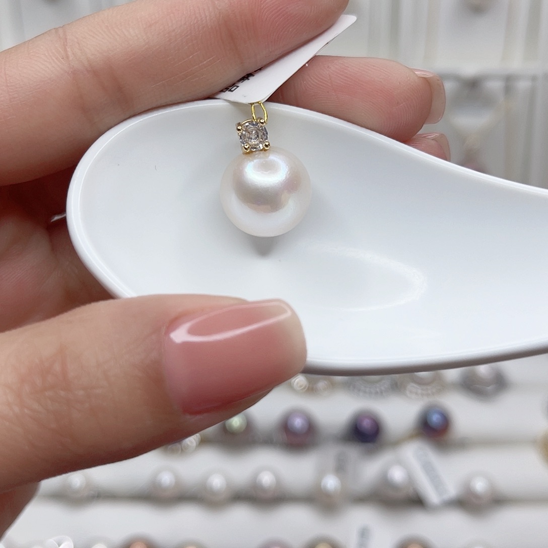 淡水珍珠吊坠(赠链)未镶嵌