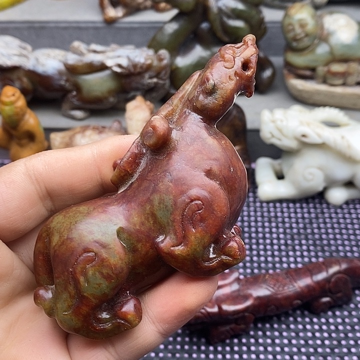 未镶嵌蛇纹石玉颈饰