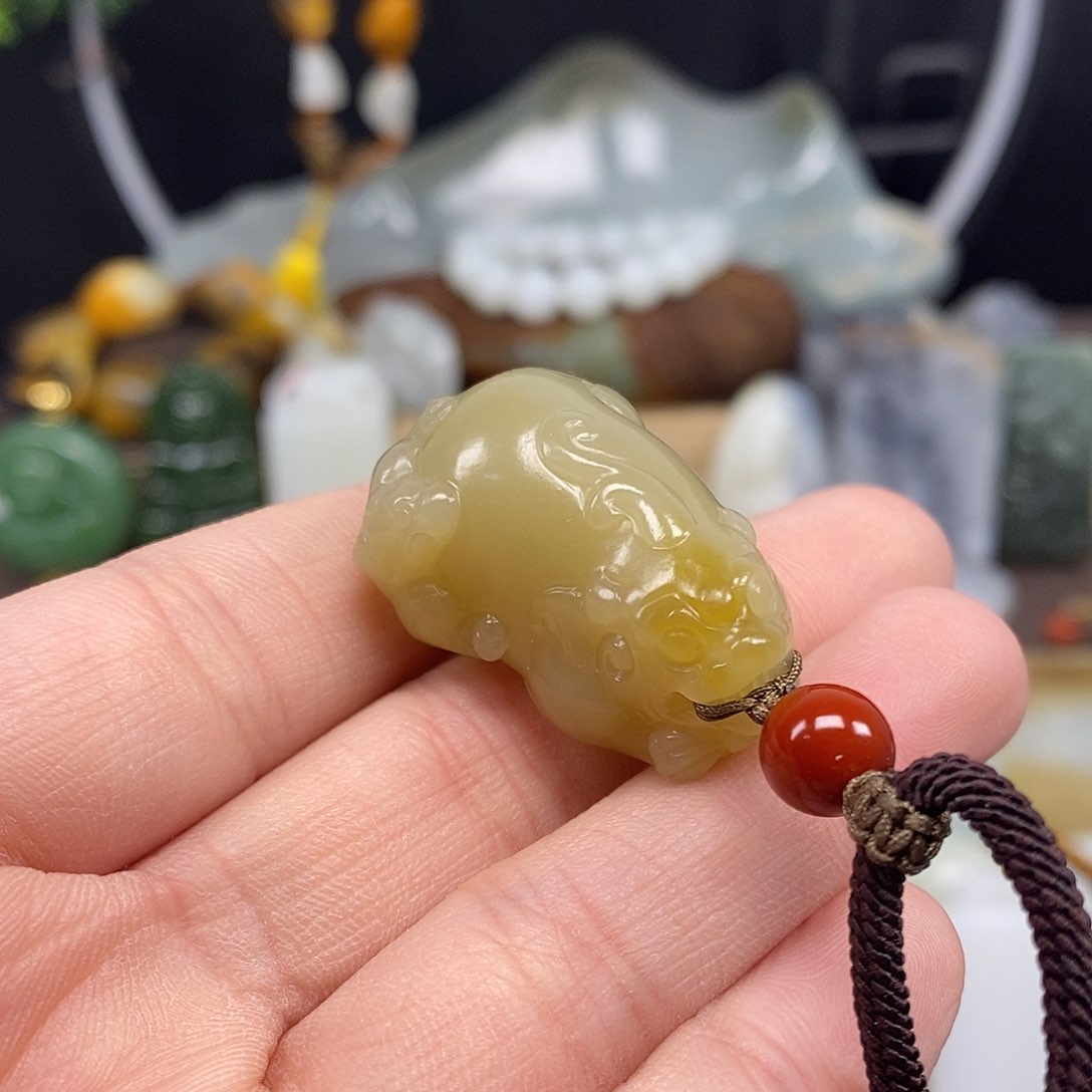 和田玉颈饰未镶嵌8