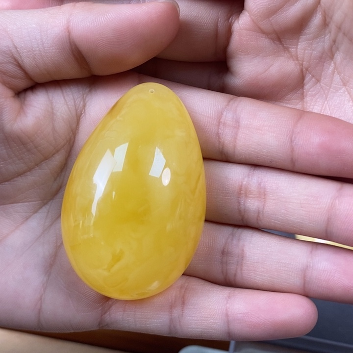 琥珀裸石未镶嵌水滴