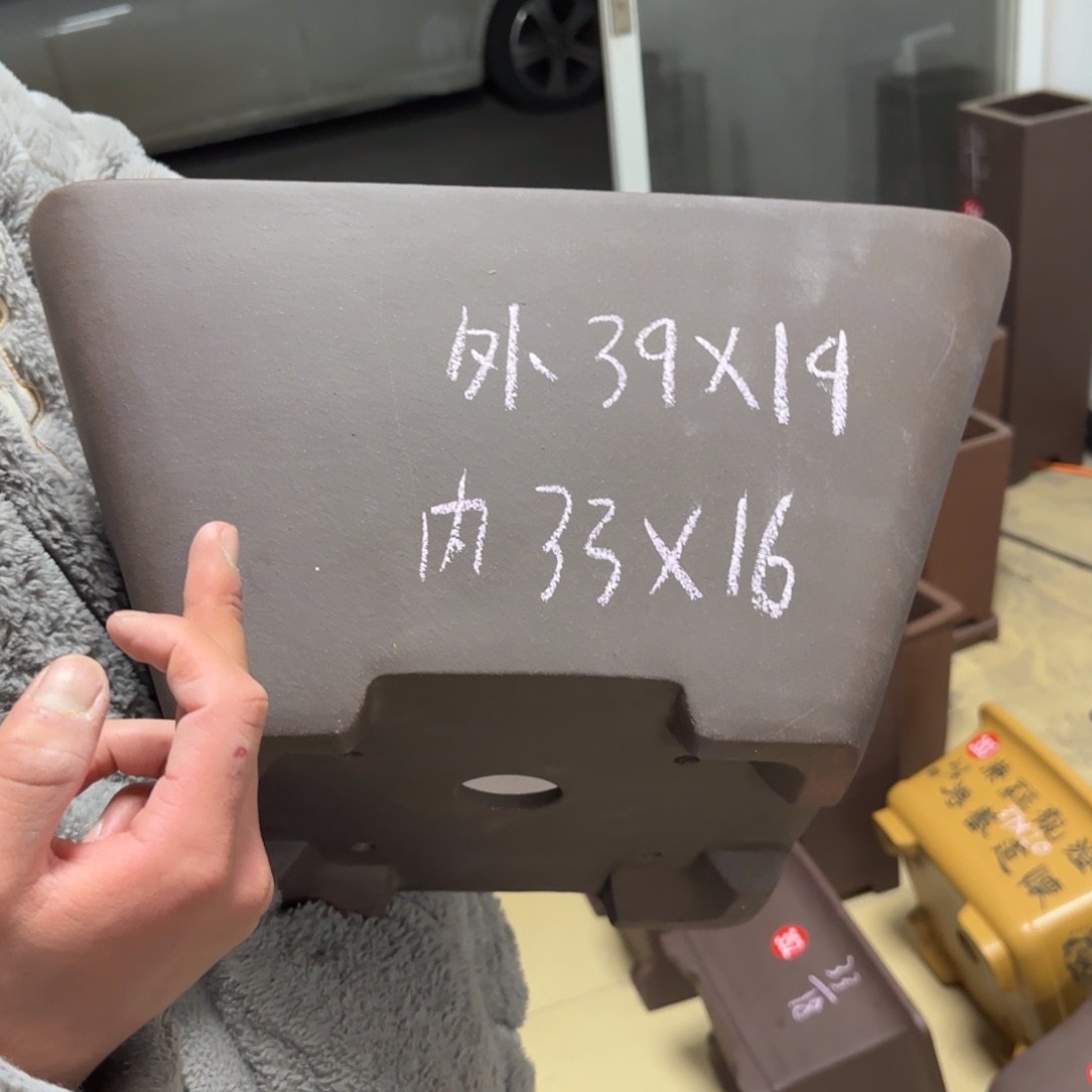 紫砂花盆呜呜呜呜