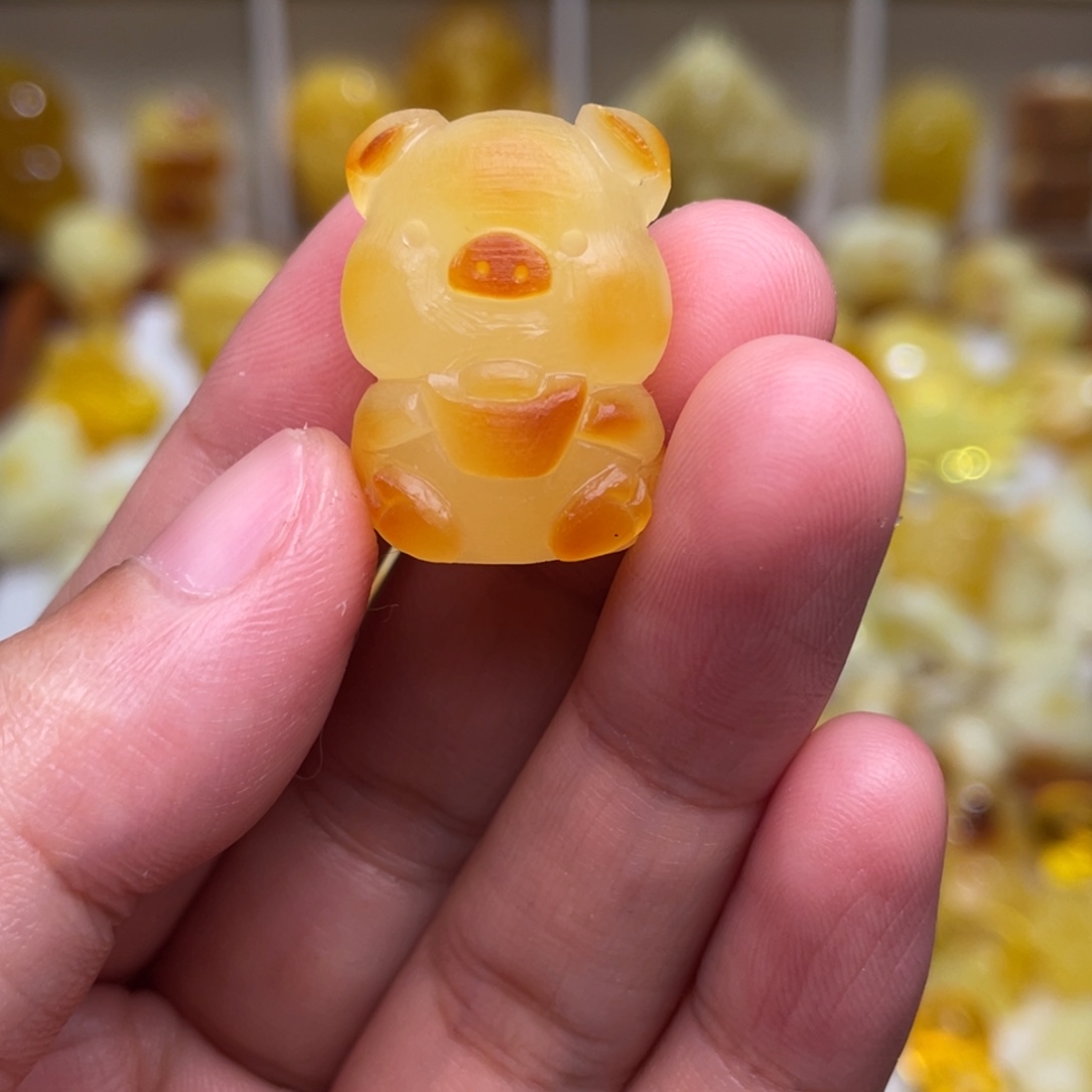 琥珀未镶嵌颈饰4克的蜜蜡猪猪