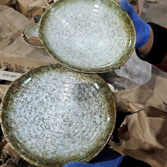 瓷片陶瓷盘子碗啥都有
