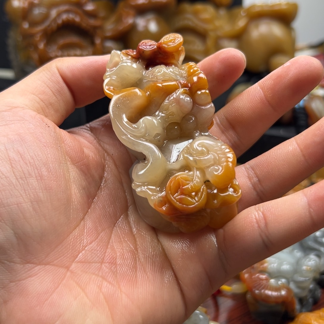 石英质玉（黄龙玉）未镶嵌黄龙玉