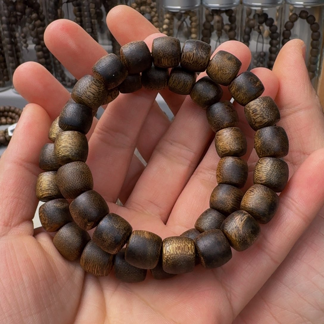 沉香手串棋楠沉香张勺子九五沉鼓珠卡11保9+克手串多样性发一