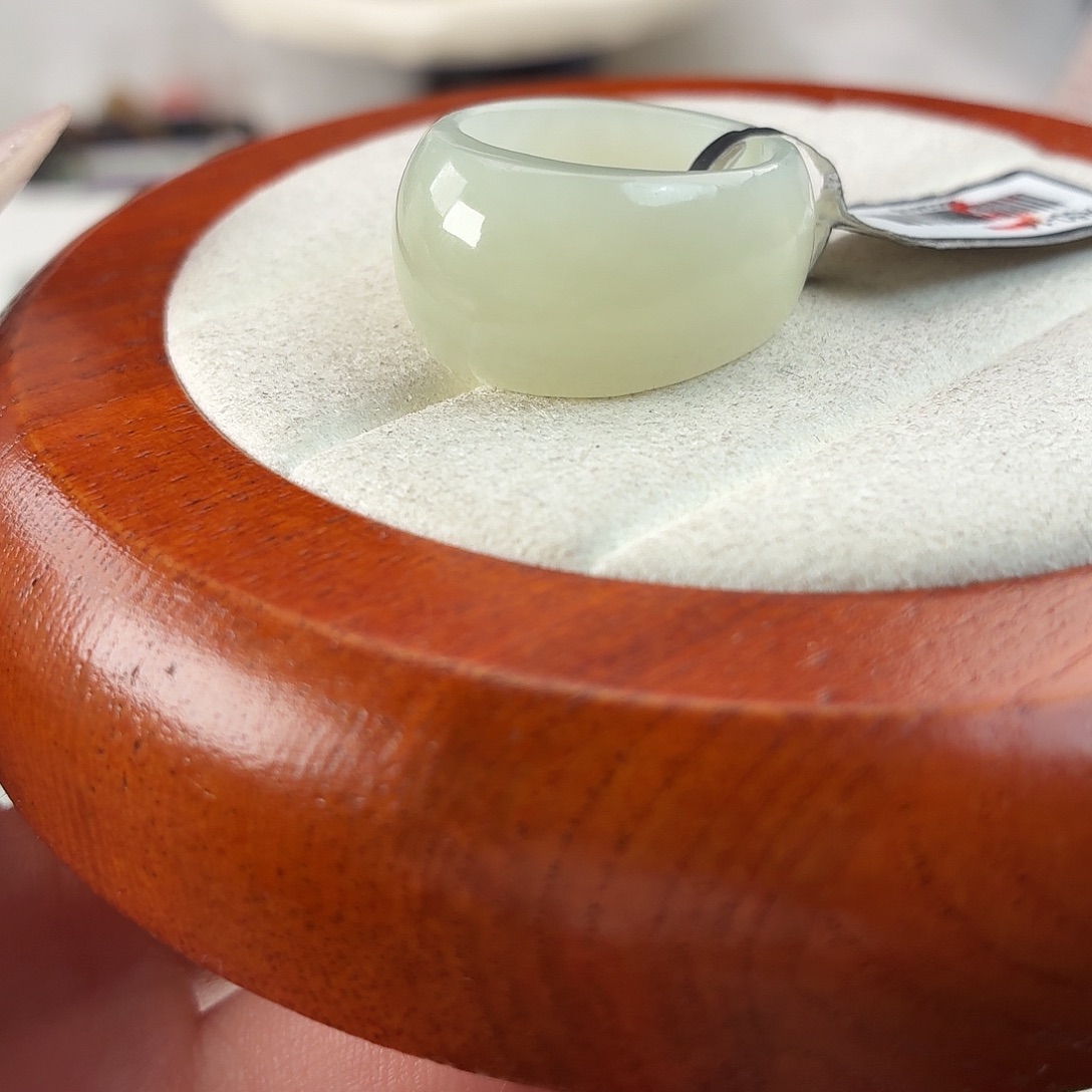 果***丁和田玉未镶嵌戒指r1晴水馒头17.8