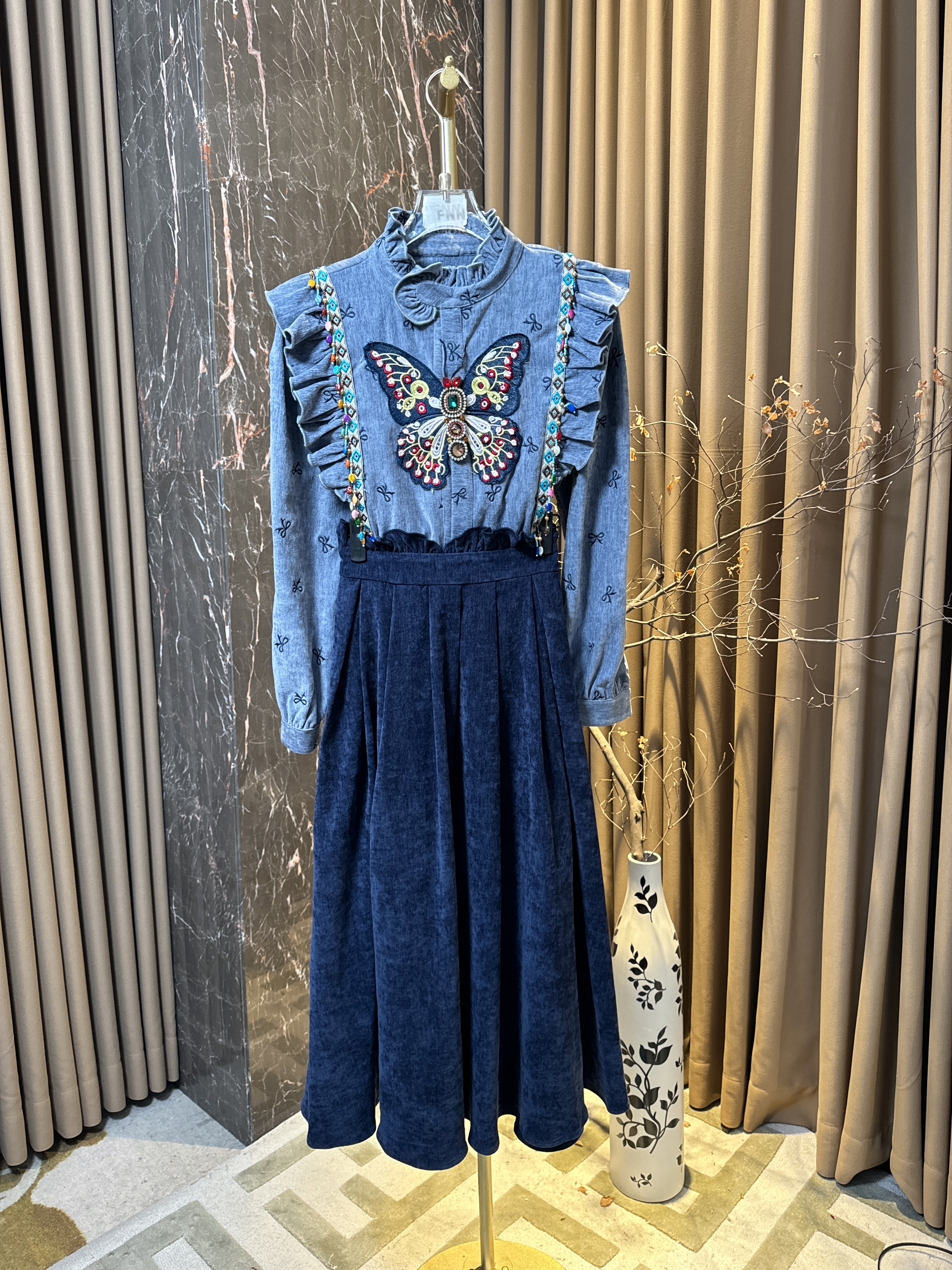 芙娜妮新中式刺绣时尚显瘦气质秋季小个子减龄百搭女装F2433003