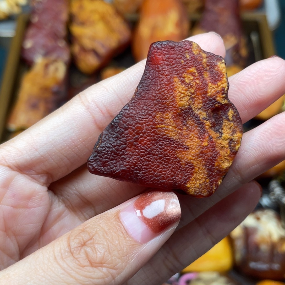 琥珀未镶嵌珠宝奇石