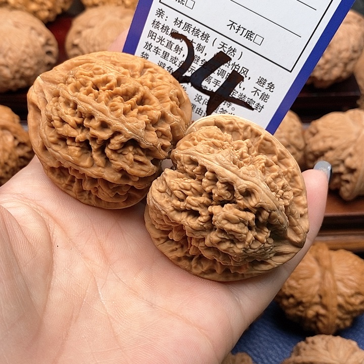 桃核吊坠粗筋狮子头46