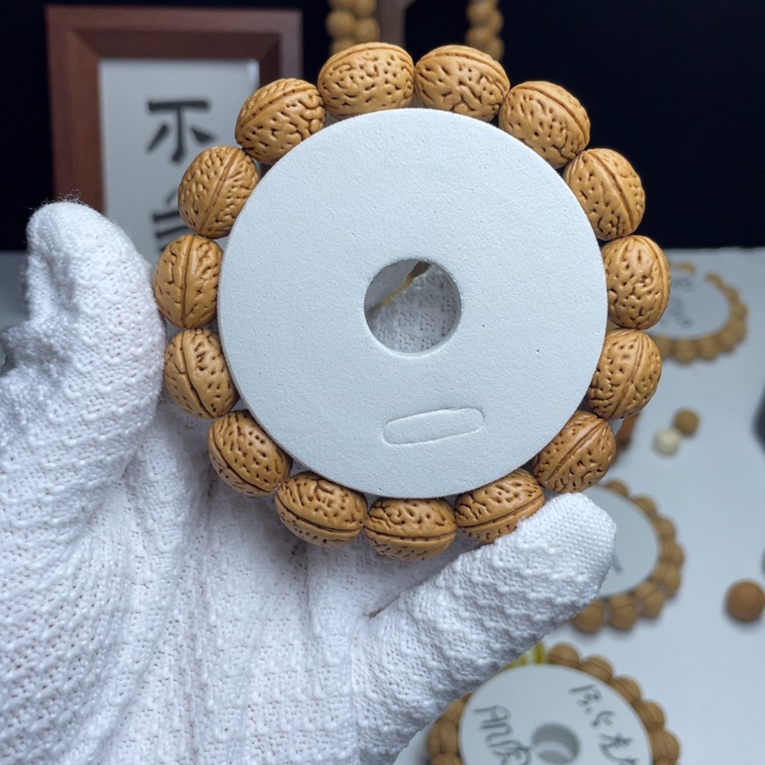 桃核手串13+ 麦穗纹钱袋子