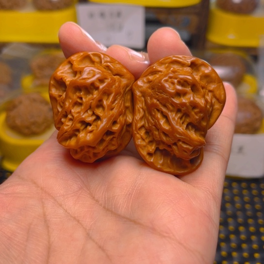 文玩核桃吊坠鸳鸯