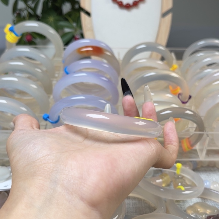 手镯玛瑙/玉髓合金h**u