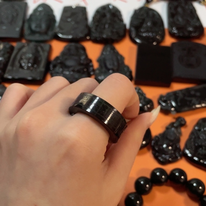 翡翠颈饰未镶嵌峰