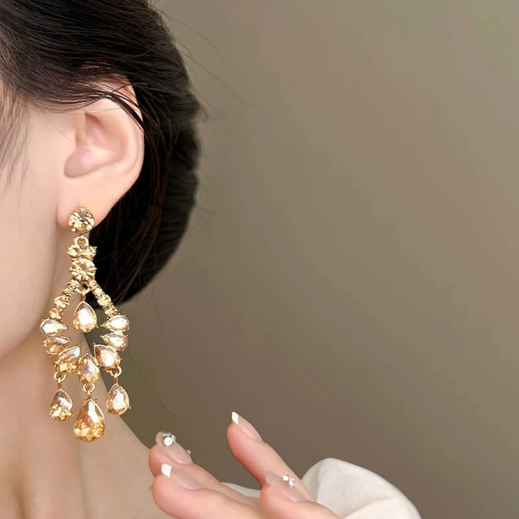 铜合金耳饰 法式轻奢香槟色镶钻耳环长款水滴耳钉高级感夸张流苏