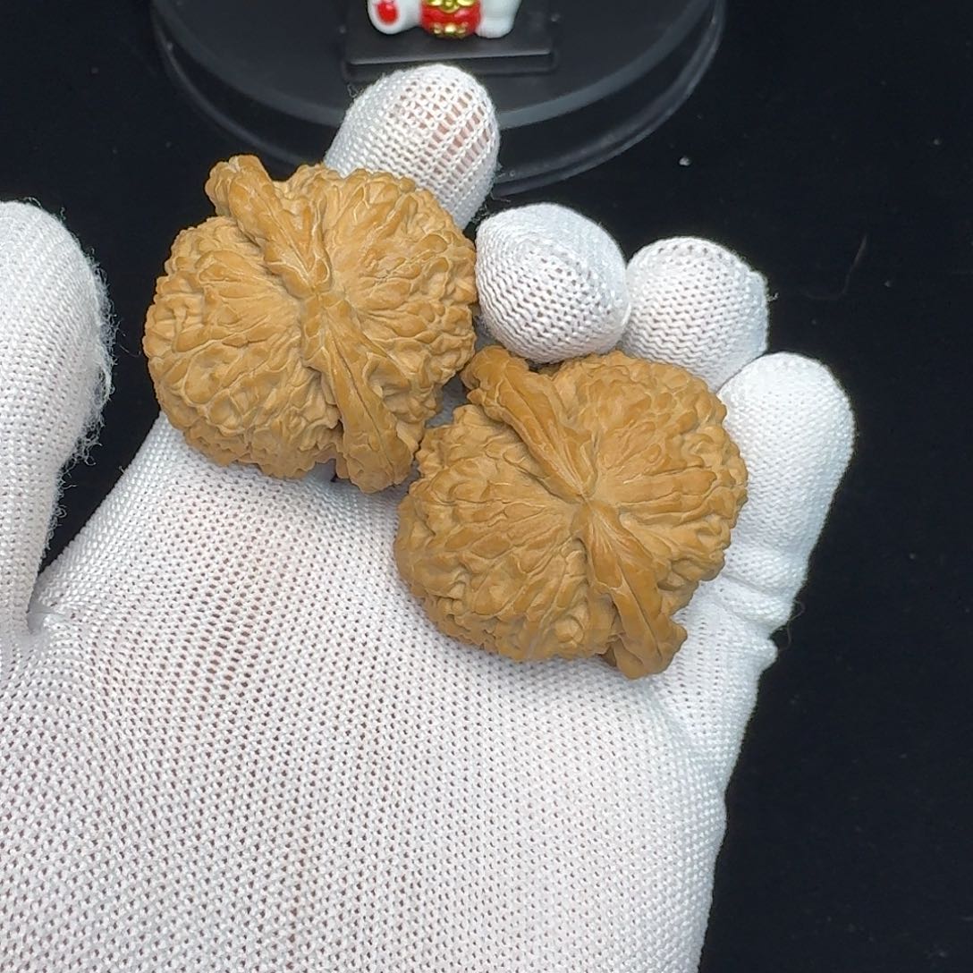 晚***.文玩核桃吊坠白狮子