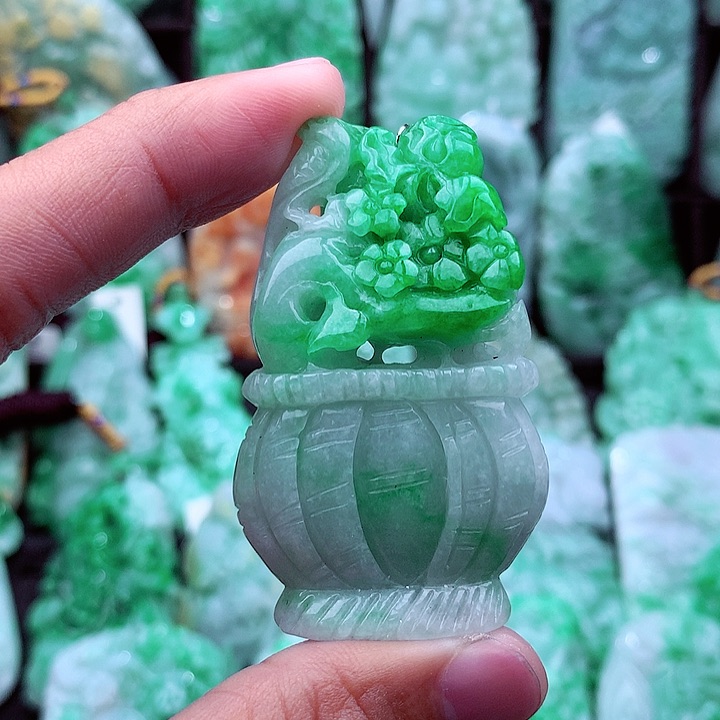 翡翠吊坠(不含链)未镶嵌