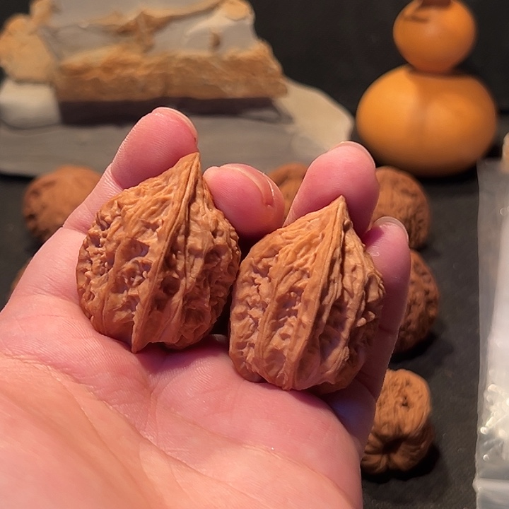 文玩核桃把件野生鸡心30