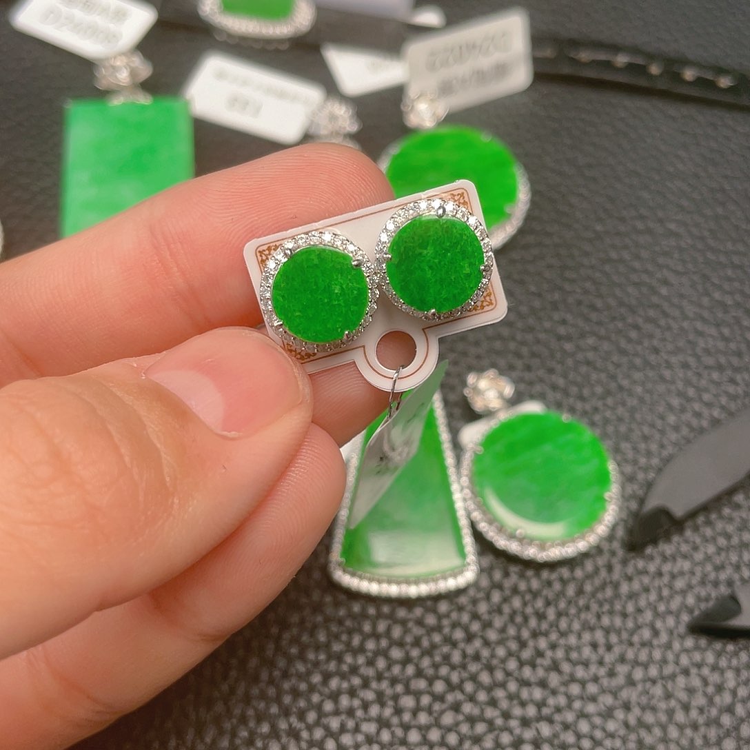 【闪购商品】翡翠吊坠(不含链)银S925镶嵌