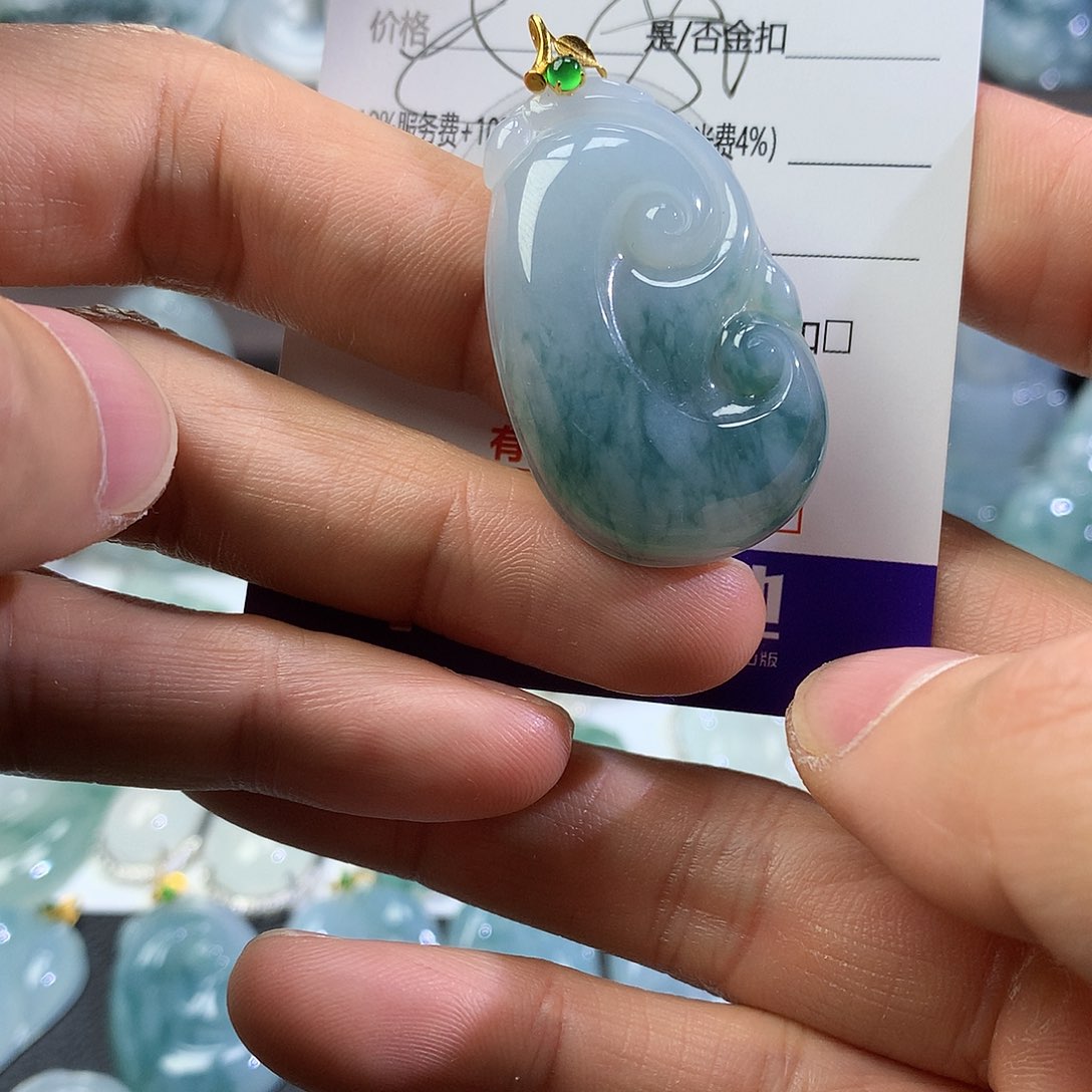 翡翠颈饰未镶嵌吊坠