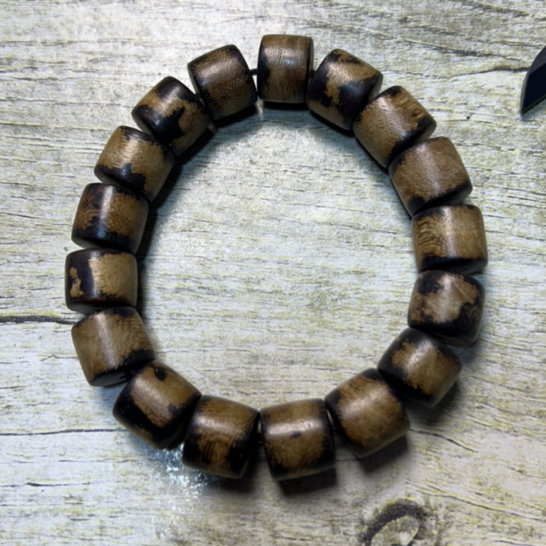 32 福来精选文玩沉香木作手串14mm