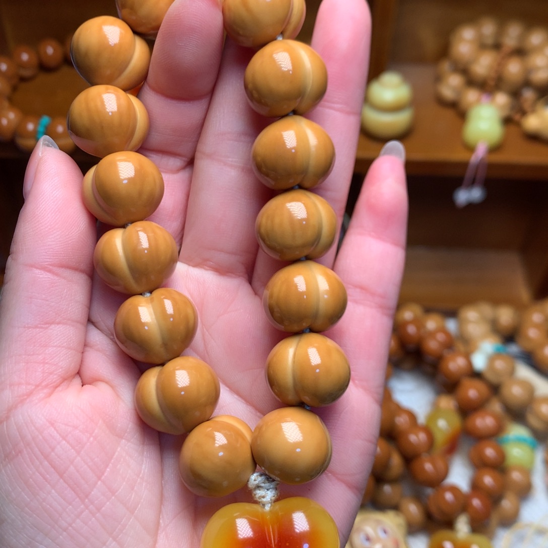 猴头核桃把件16高定屁桃手持爱心