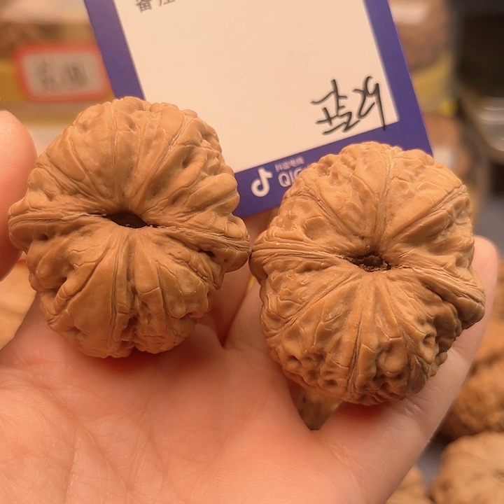 文玩核桃吊坠孙*空文玩核桃把件29