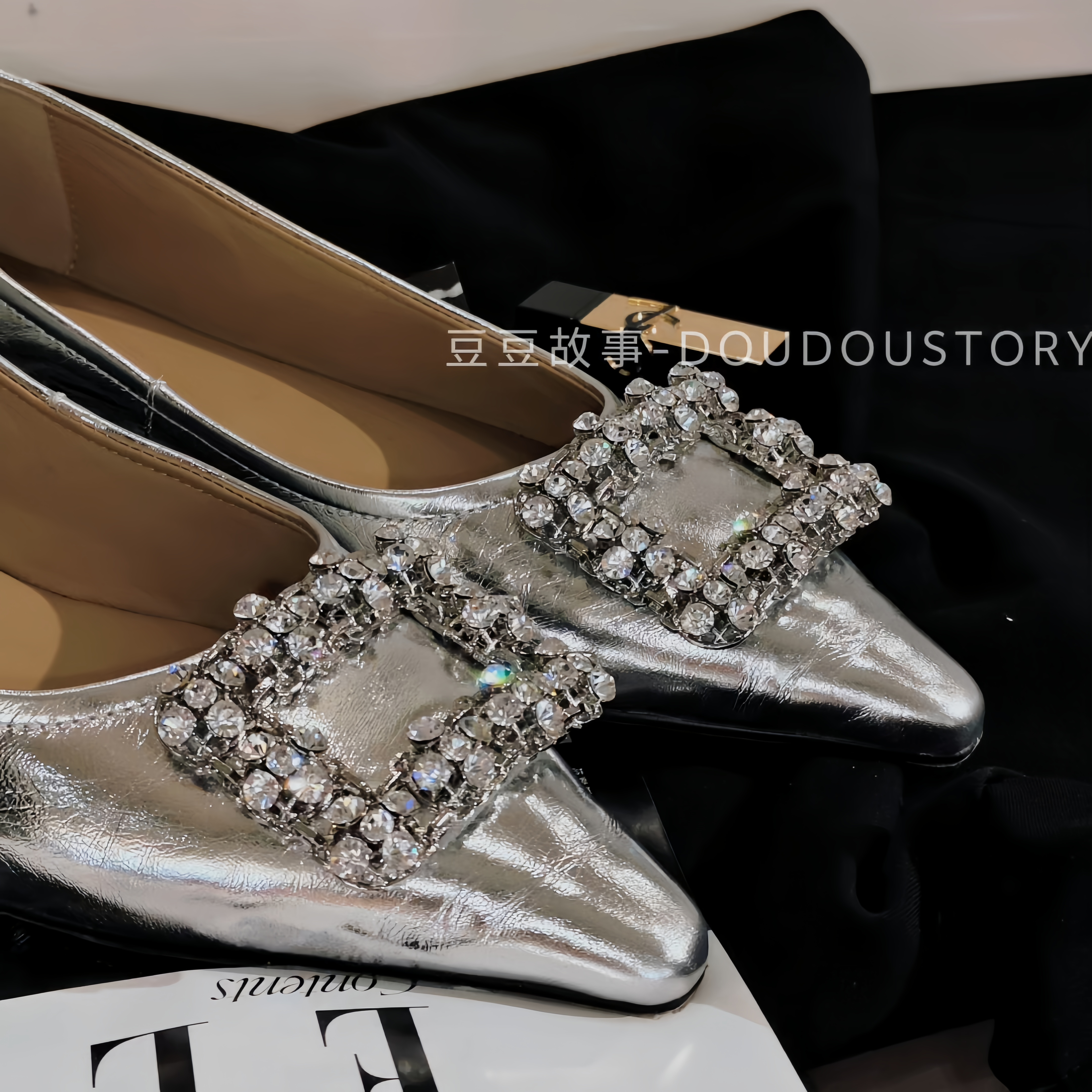 卡卡诺亚2081水钻尖头百搭浅口